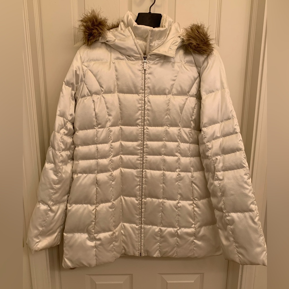 Women’s Lands’End Winter Coat - White- Med 10/12- Removable Faux Fur- Good Cond